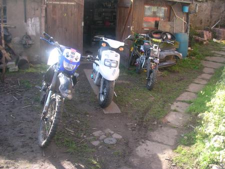 une50 UN SCOUTER50 et une 130 dirt 